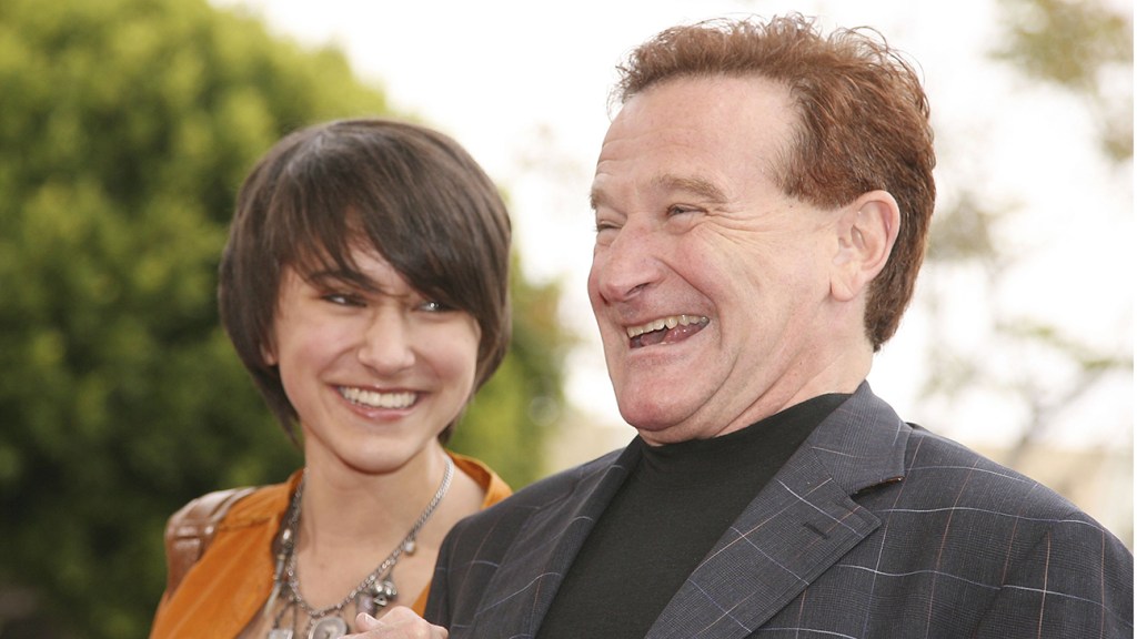 Robin Williams Daughter Zelda Criticizes Using AI to Re-create His Voice – The Hollywood Reporter